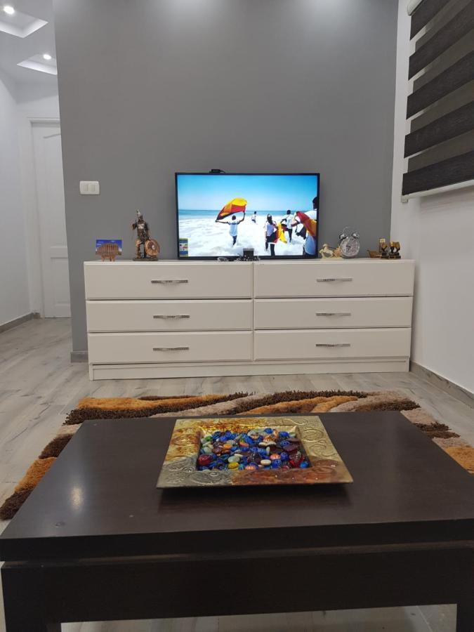Flat 01 Bed Room. Sea Street. Hadaba Area. Апартаменти *